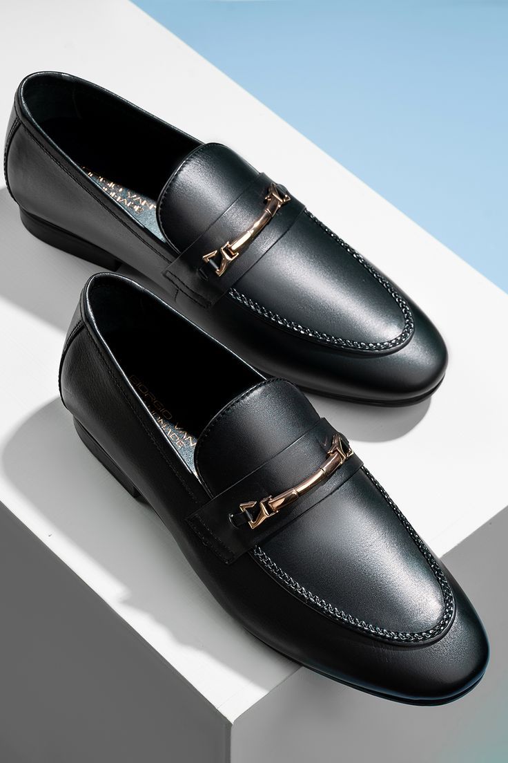 Formal leather shoes